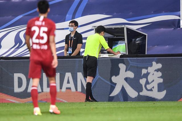 邮报：曼城希望填补罗德里的空缺